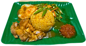 Hainanese Curry Crispy Chicken Rice at Kedai Makan Linwidi